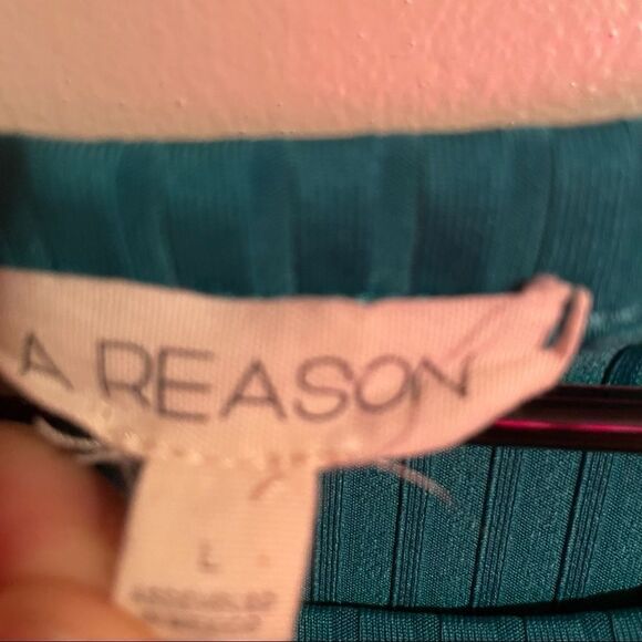 Studded Teal Green Ribbed Knit Top Keyhole Crew Neck Short Sleeve - Picture 7 of 8